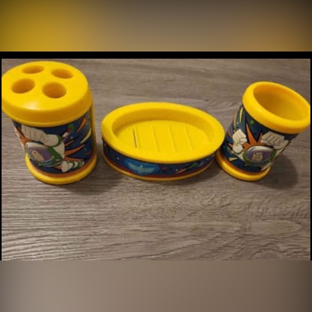 Yellow Toy Story Toothbrush Organizer Set